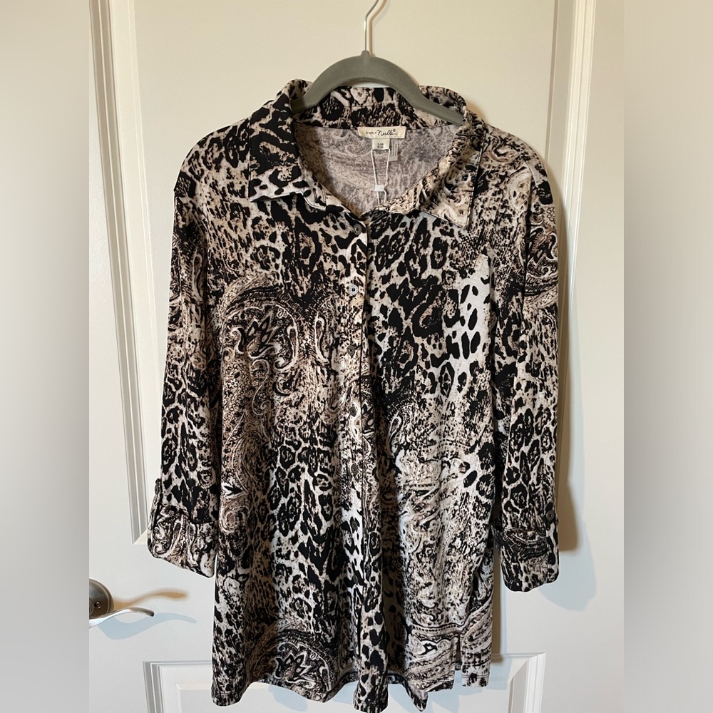 Simply Noelle - 3/4 Sleeve Button Down Blouse in Stunning Animal Print